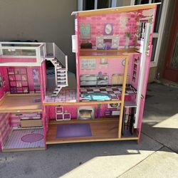 Barbie play house