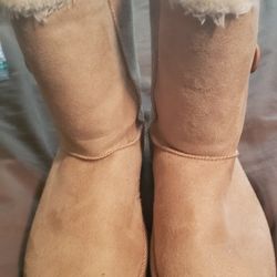 JustFab Size 8 Boot
