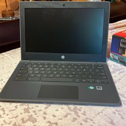 Chomebook Hp Computer  New With The Charger Without Box 