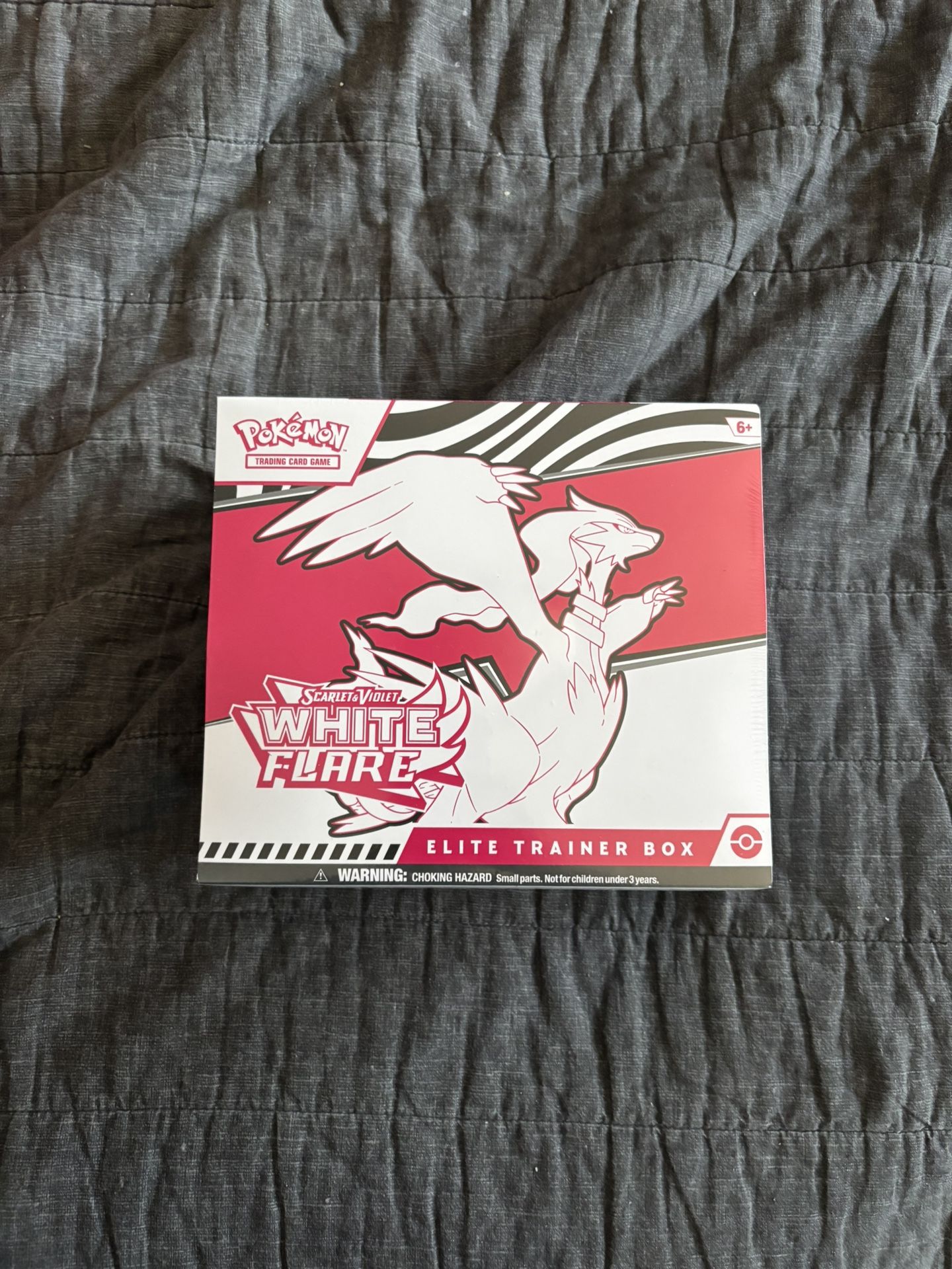 Pokémon White Flare ETB