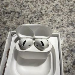 AirPods 4