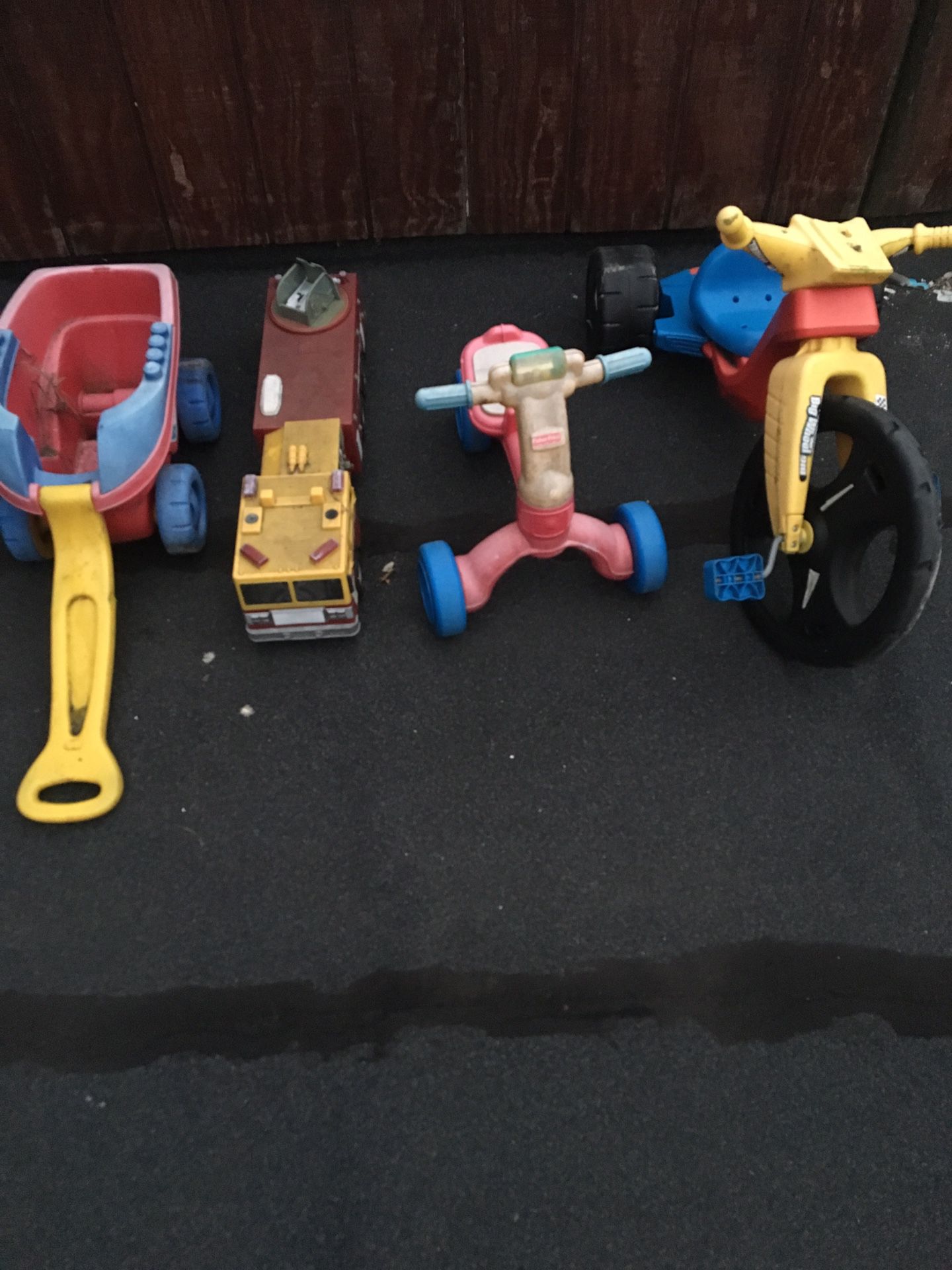 FREE KIDS TOYS, NEEDS MINOR CLEANING