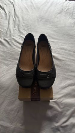 Clarks Black Leather Ballet Flats Size 8.5