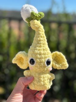 Yellow Pikmin Flower Sprite 🌼 handmade 🌼 plushie crochet