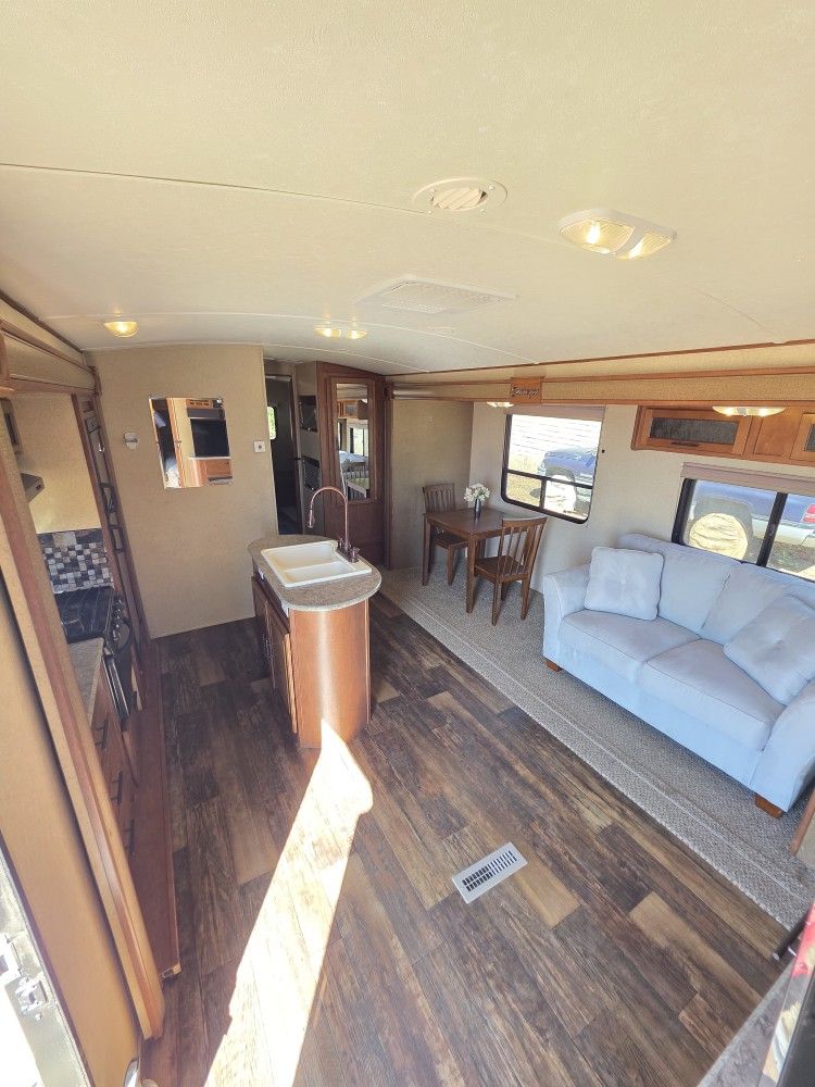 2 bedroom travel trailer with 3 slides