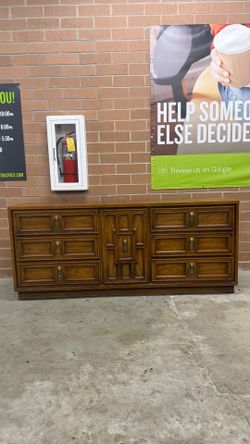Stanley 9 drawers Dresser