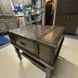 Side Table / End Table 