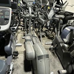 Used Life Fitness CLSX Integrity Series Crosstrainer