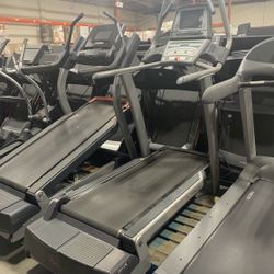 Freemotion Commercial Incline Trainer With Color Touchscreen (FMTK75009) 