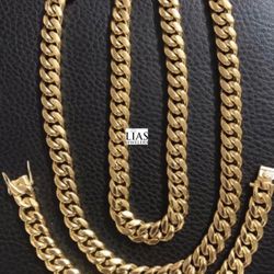 New 18k Yellow Gold Cuban Link Chain And Bracelet 