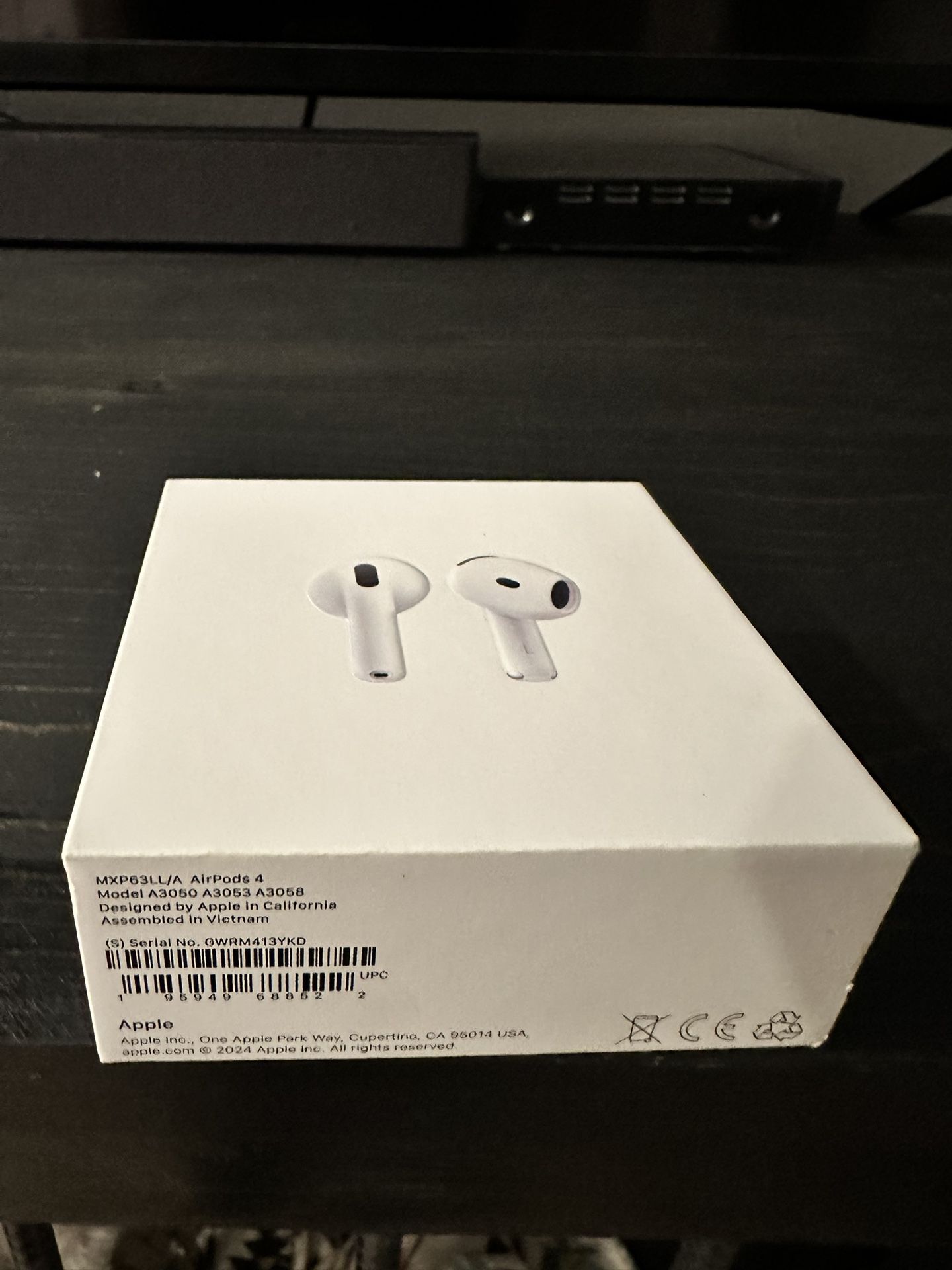 AirPods 4