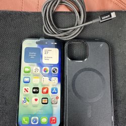 iPhone 15 Black 128gb unlocked for any service works perfect with accessories 90 day warranty Free deliver 300