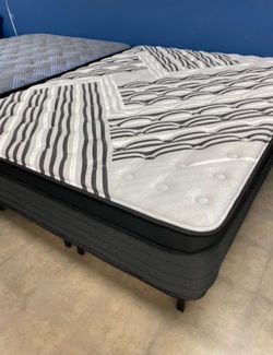 Selling Fast! Up to 80% Off Retail – Luxury Beds