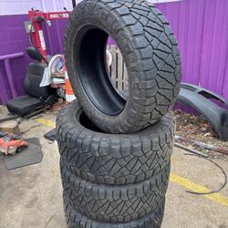 33x12.50x20 Rigged Grappler 