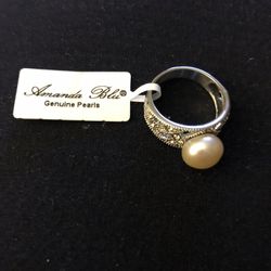 Ladies Size 8 Genuine Pearl And Diamond Crystals 