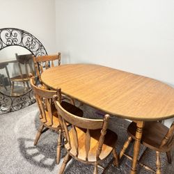 Solid Wood 4-Piece Dining Table Set – Great Condition!
