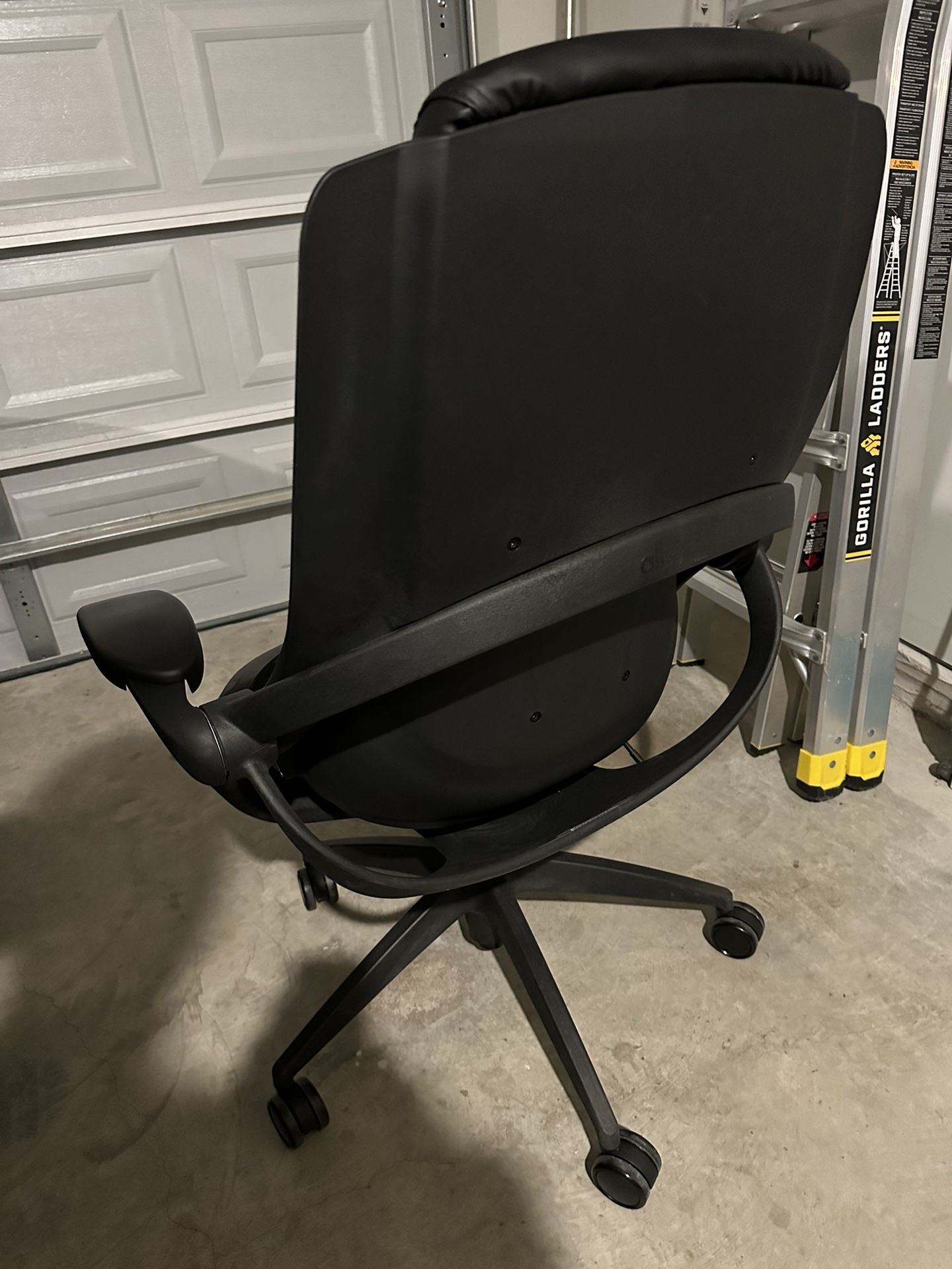Shark Chair All33 ALL33 BackStrong C1 Ergonomic Office Chair