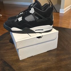 Jordan 4 White Thunder