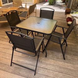 Patio Table + 4 chairs