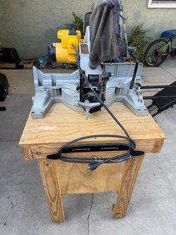 Dewalt  compound miter saw