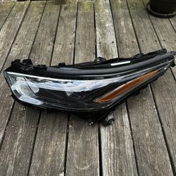 2020-2023 Toyota Highlander OEM Driver Side Headlight