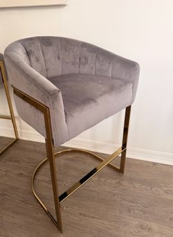27” Gray Bar Stool/Chairs Set (4 Stools/Chairs)