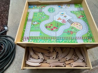 Kids Train Table
