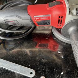 Like New Milwaukee Corded 4 1/2” Angle Grinder