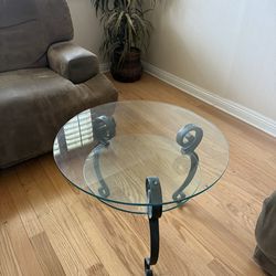 Glass round table