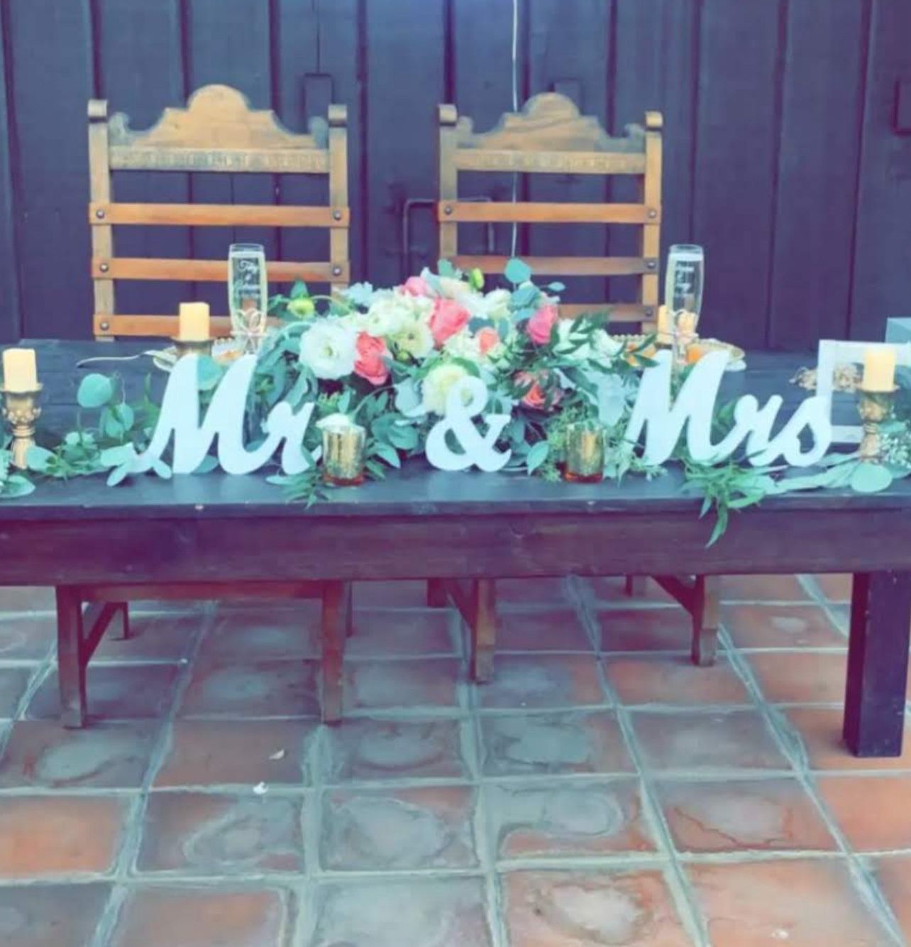 Mr & Mrs Sign