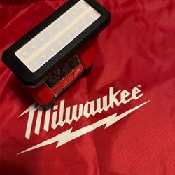 MilwaukeeM12  Rover Flood Light