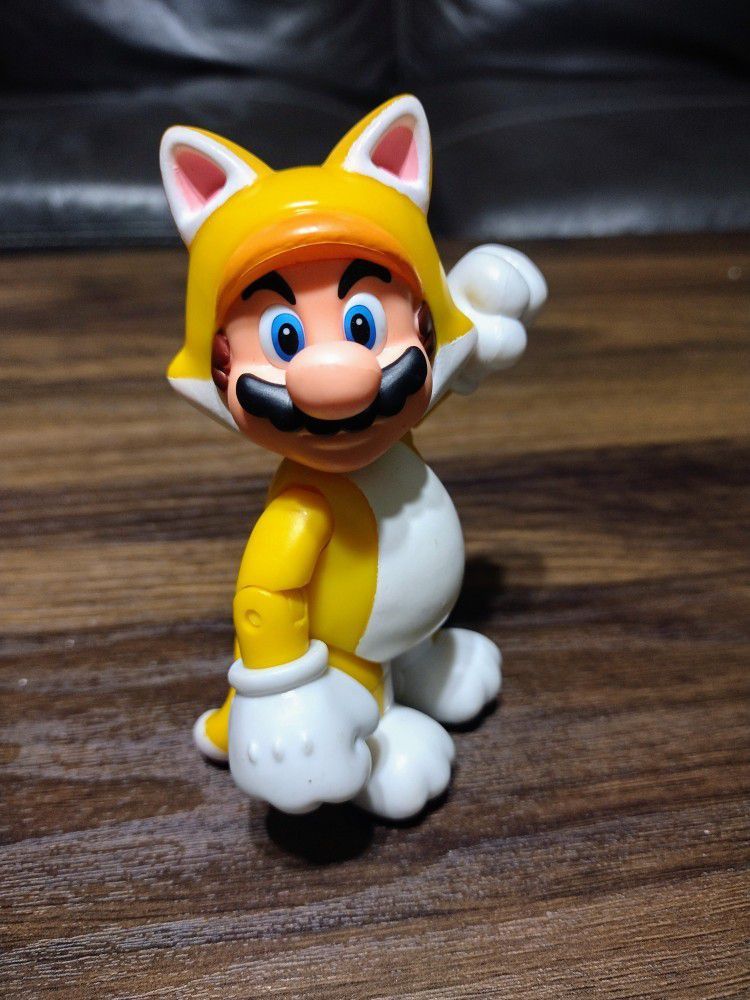 2016 Nintendo Yellow Super Mario Catsuit Figurine