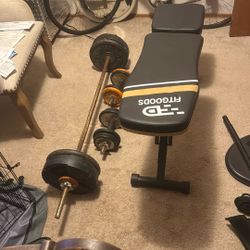 122 1/2 Pounds Weights And Bench