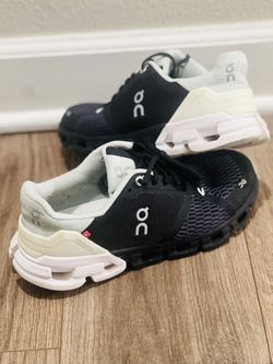 Woman’s On Cloud shoes size 7 For Women 