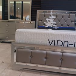 *Weekend Special!!!*---Stylish Jasmine Queen/King Bedroom Sets---From $899!!!---Delivery And Financing✌️