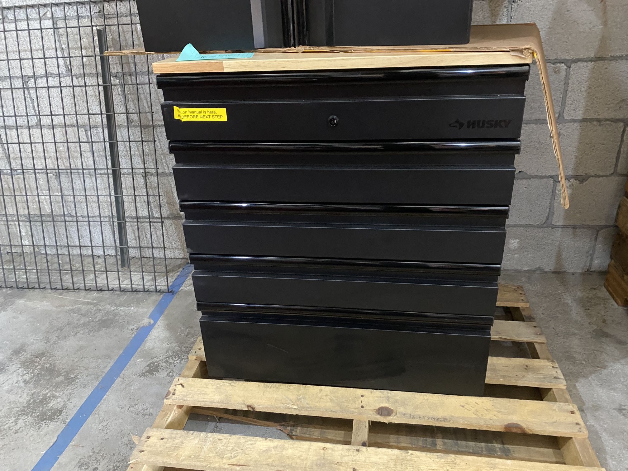 Husky Heavy Duty 18-Gauge Steel 5-Drawer Black Garage Base Cabinet for ...