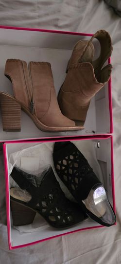 2 PAIRS Vince Camuto Women's shoe