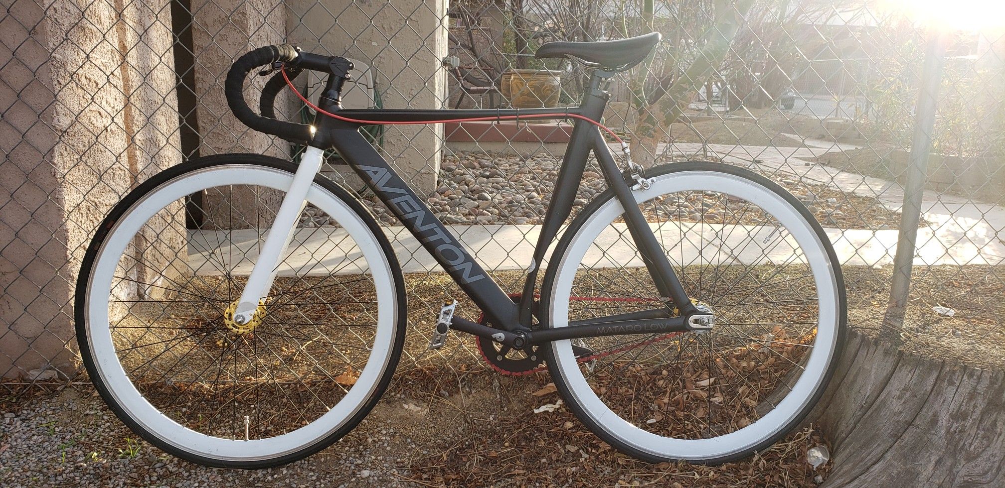 Aventon Mataro Low (Single Speed) track bike for Sale in Las Vegas