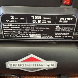 Briggs & Stratton 3 Gallon Air Compressor with 8 Piece Accessory Kit     