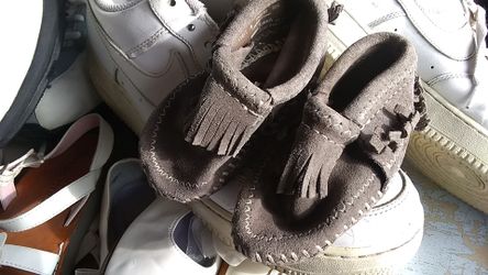 Minnetonka moccasin size 4