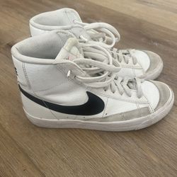 Kids White Nike Blazer Mid ‘77