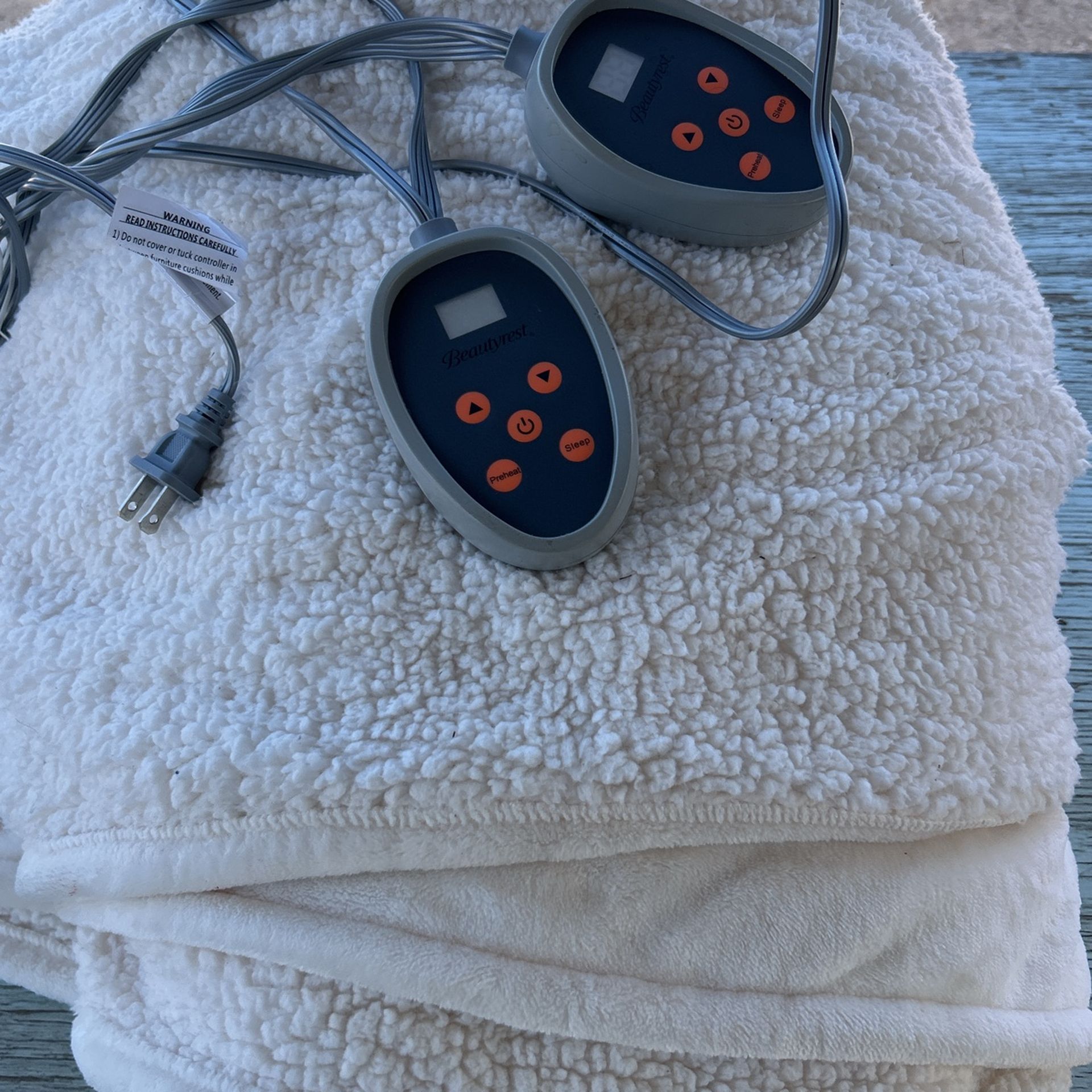 Heated Blanket With Double Remote Both Working Good Hardly Used