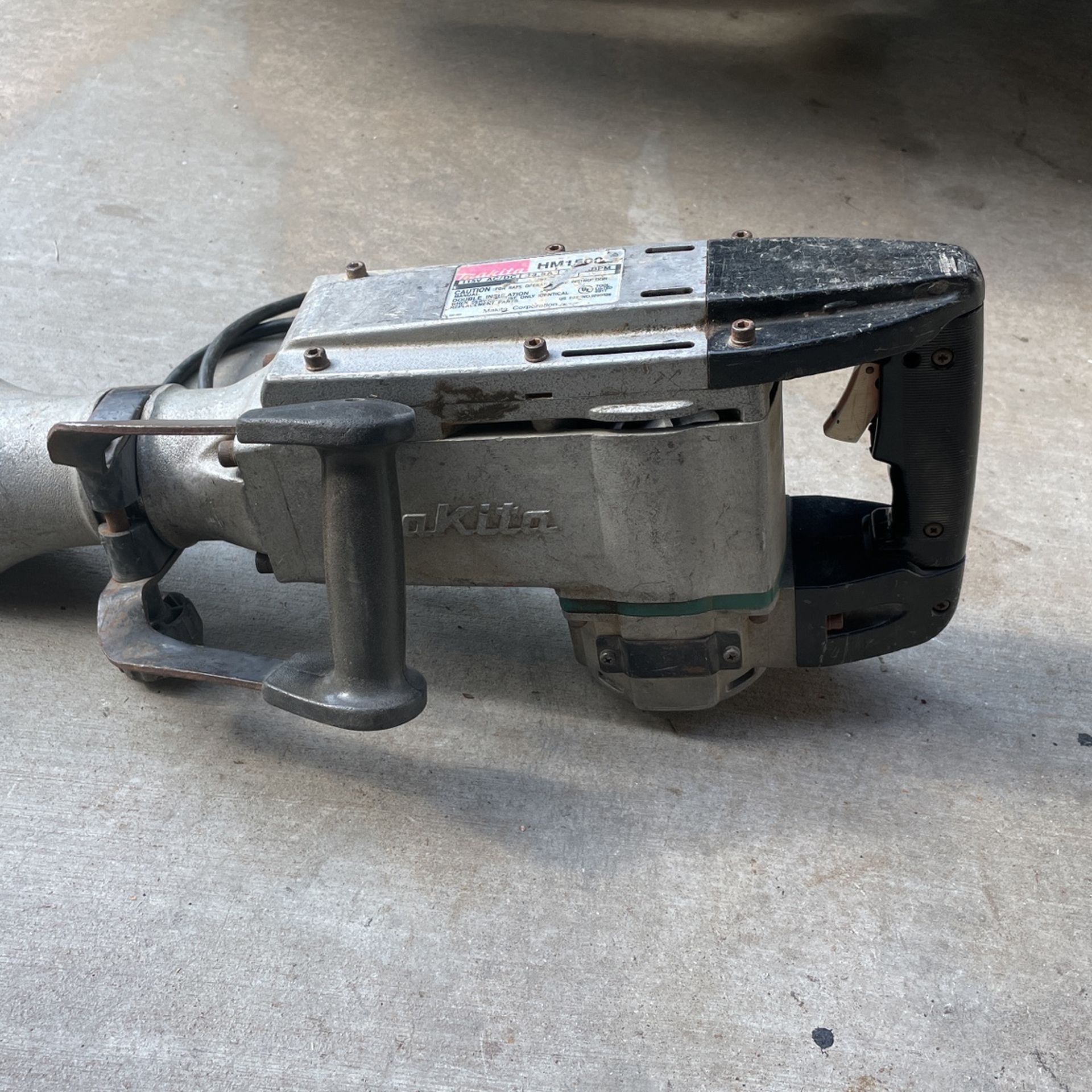 Makita Hm1500 Demolishing Jack Hammer