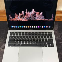 Apple MacBook Pro 13” Retina 2017 Apple Refurbished -New Battery 🔋
