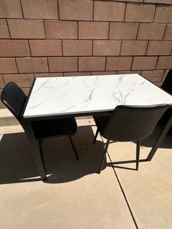 Dinning table