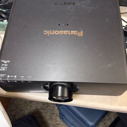 PT DZ770 Panasonic Projector 