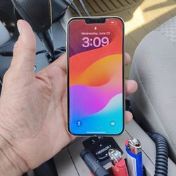 Selling I Phone 13 Pro, Unlocked AT&T Phone In Excellent Condition 