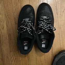 Black supreme forces 10.5