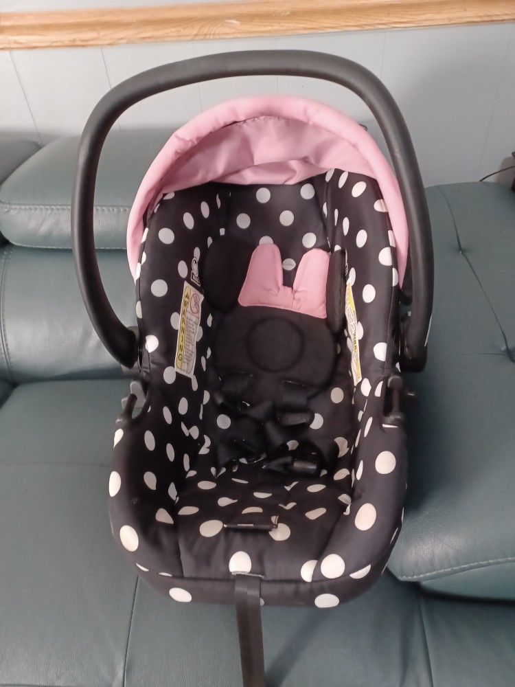 Minnie Mouse Infant Carseat