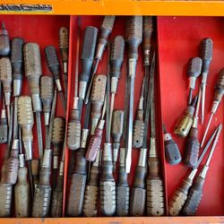 screwdrivers 1 dollar each